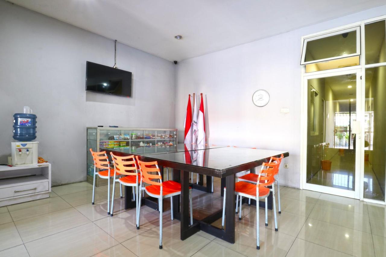 Oranje Gasthuis Hotel Surabaya Exterior foto