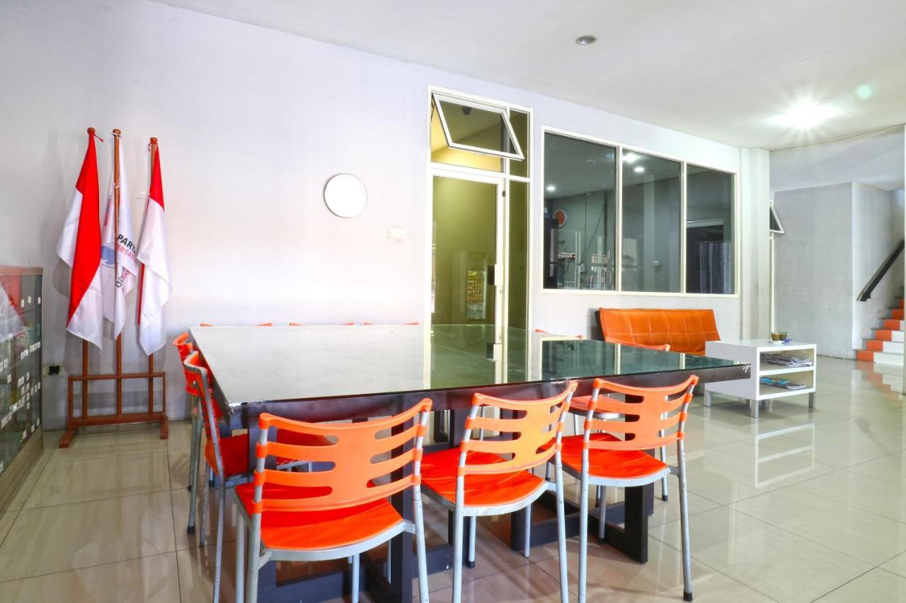 Oranje Gasthuis Hotel Surabaya Exterior foto