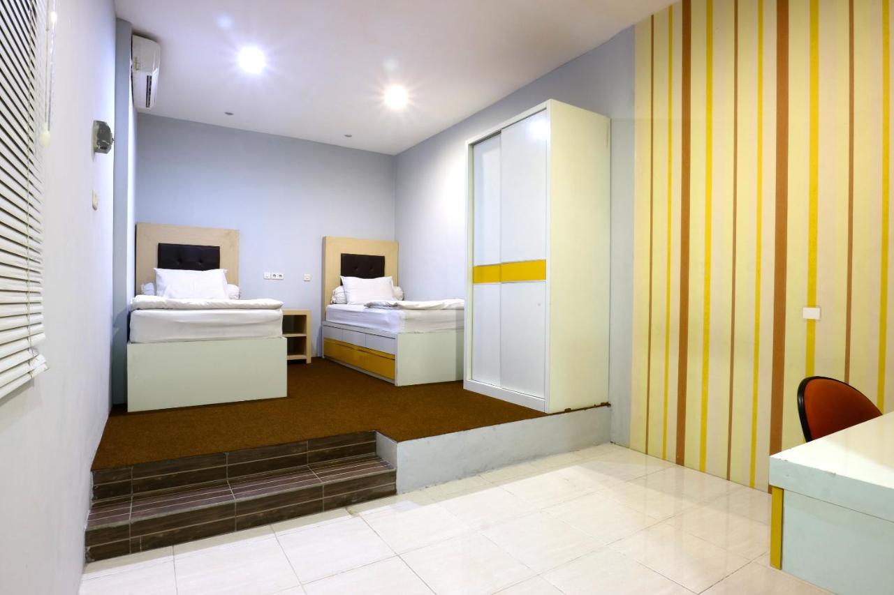 Oranje Gasthuis Hotel Surabaya Exterior foto