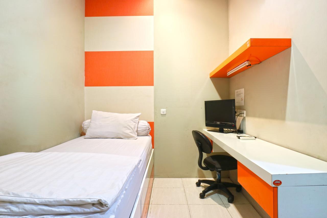 Oranje Gasthuis Hotel Surabaya Exterior foto
