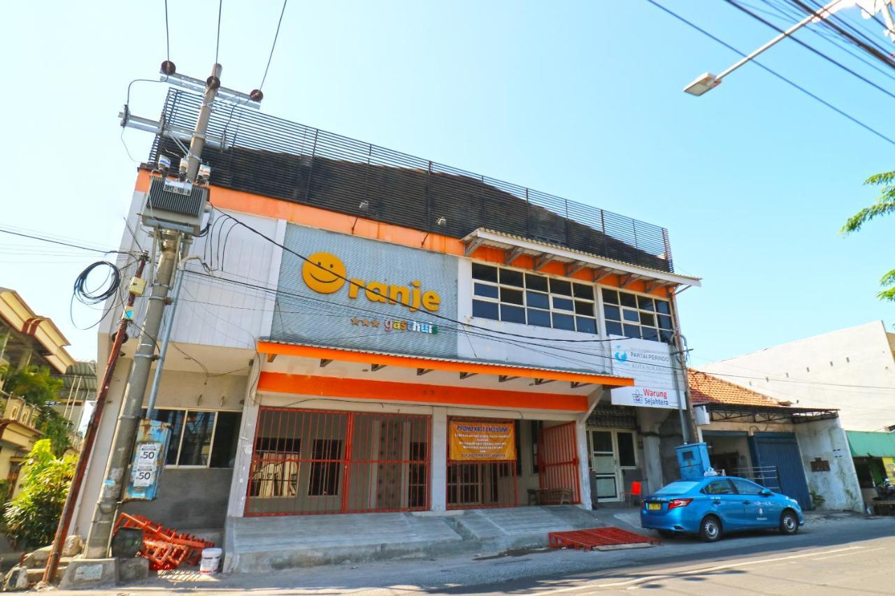 Oranje Gasthuis Hotel Surabaya Exterior foto
